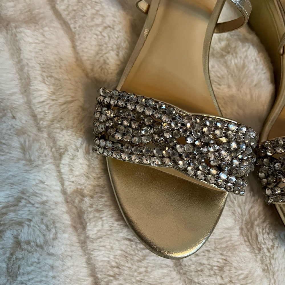Badgley Mischka Women 7 Gold Leather Jeweled Wedge Strappy Dressy NYE Event Heel - Picture 10 of 11